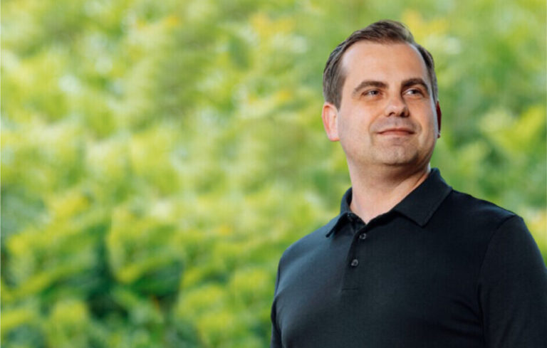 Jarek Horizontal 942x600