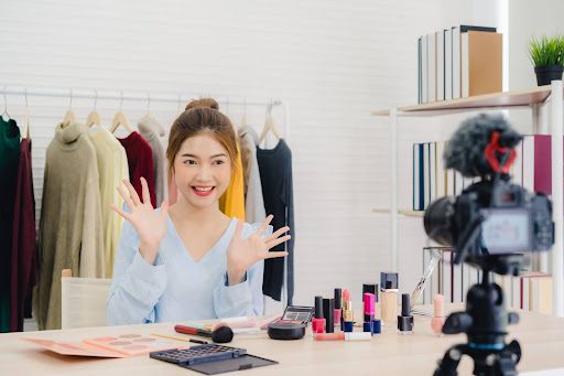Bisnis Jasa yang Lagi Trend di 2025: Peluang Emas untuk Cuan Maksimal!