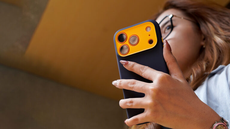 featured spigen iphone 17 perlindungan superior dan desain