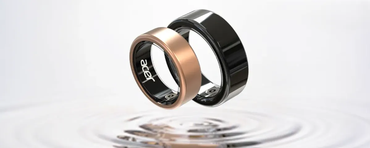 Cincin pintar Acer FreeSense Ring dengan desain minimalis di jari.