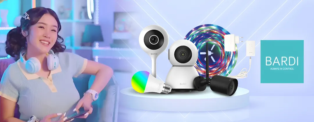 Pengguna mengontrol perangkat BARDI Smart Home melalui aplikasi di smartphone