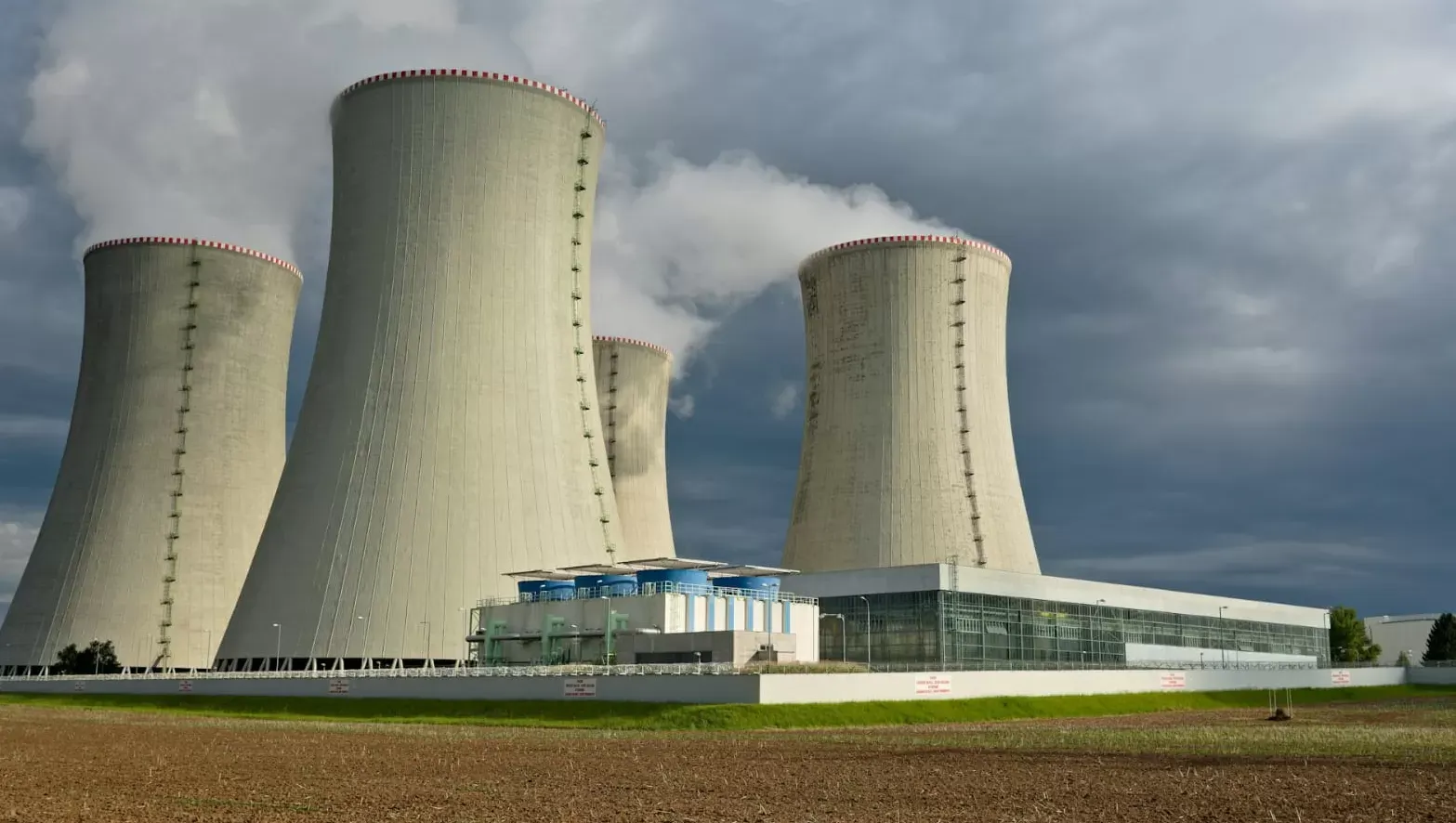 PLTN Bill Gates - Menguak Teknologi Nuklir Canggih Natrium 3 Ilustrasi energi nuklir atau PLTN