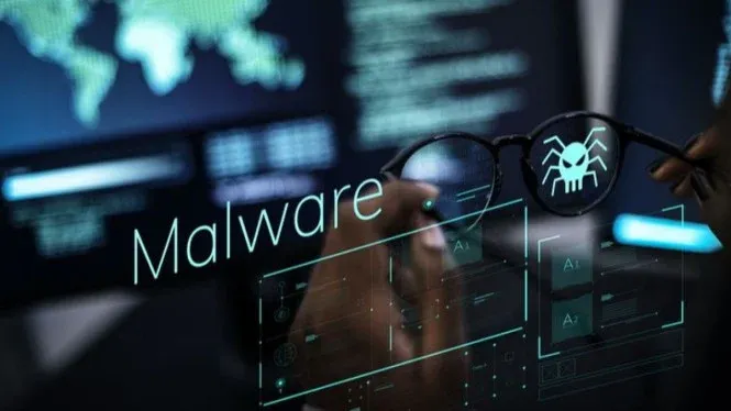 Visualisasi serangan malware melalui Command Prompt atau PowerShell