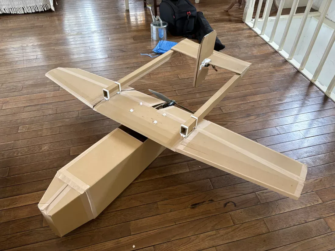 Drone kardus AirKamuy 150 siap terbang