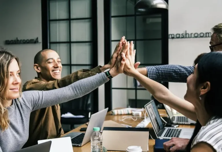 featured outsource pengembangan ai 7 alasan krusial untuk b